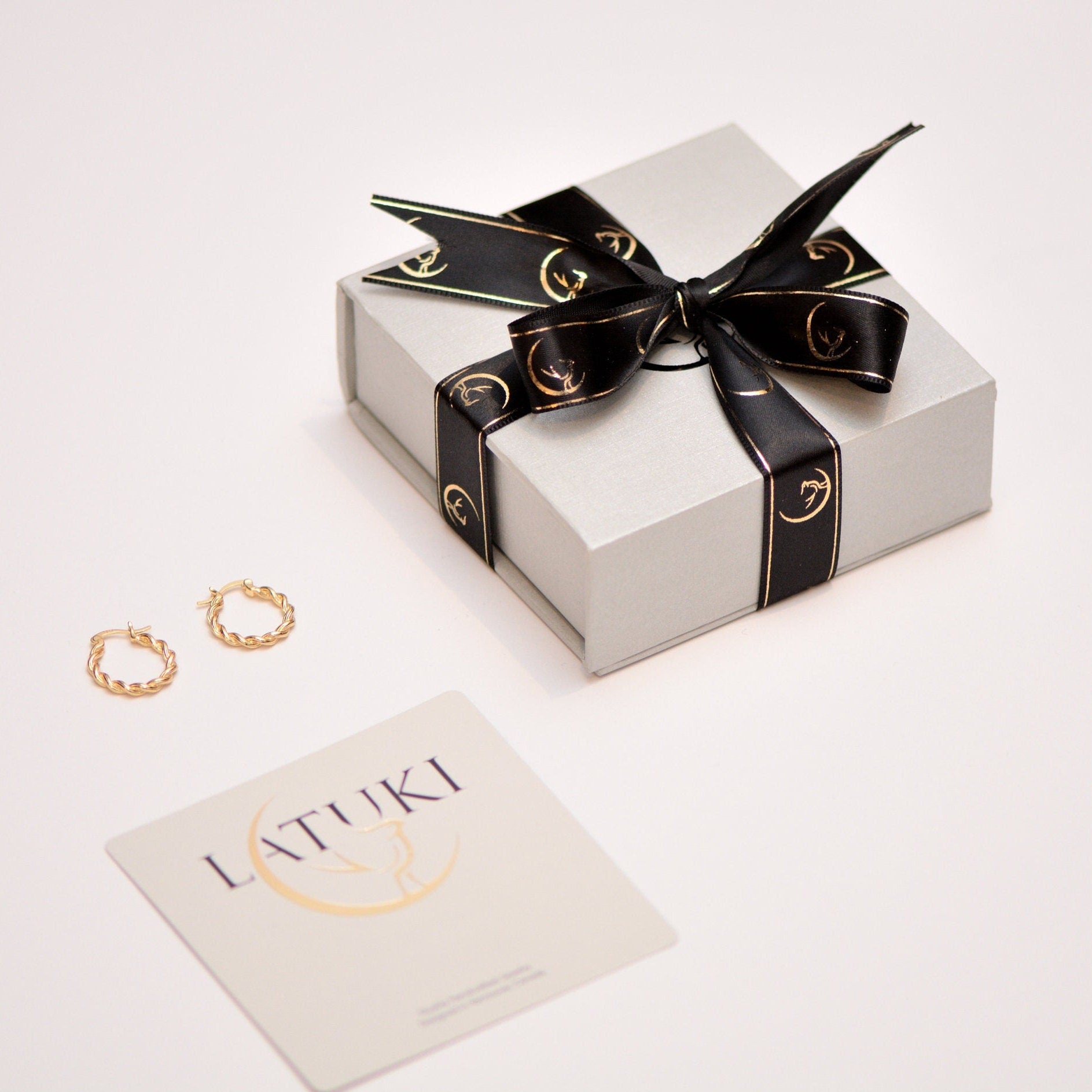 Alli Moissanite Wedding Band LATUKI