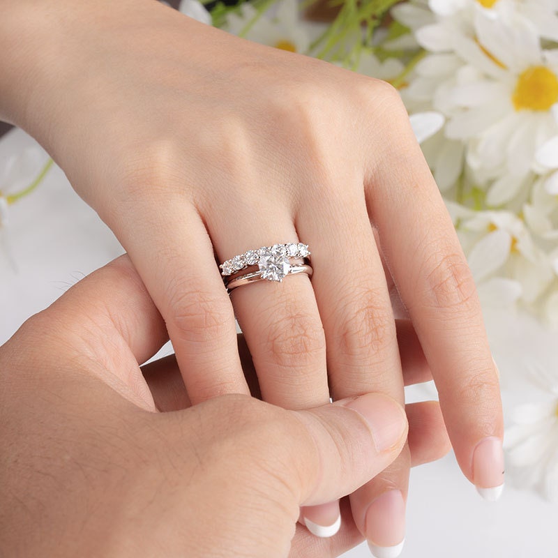 Alli Moissanite Wedding Band LATUKI