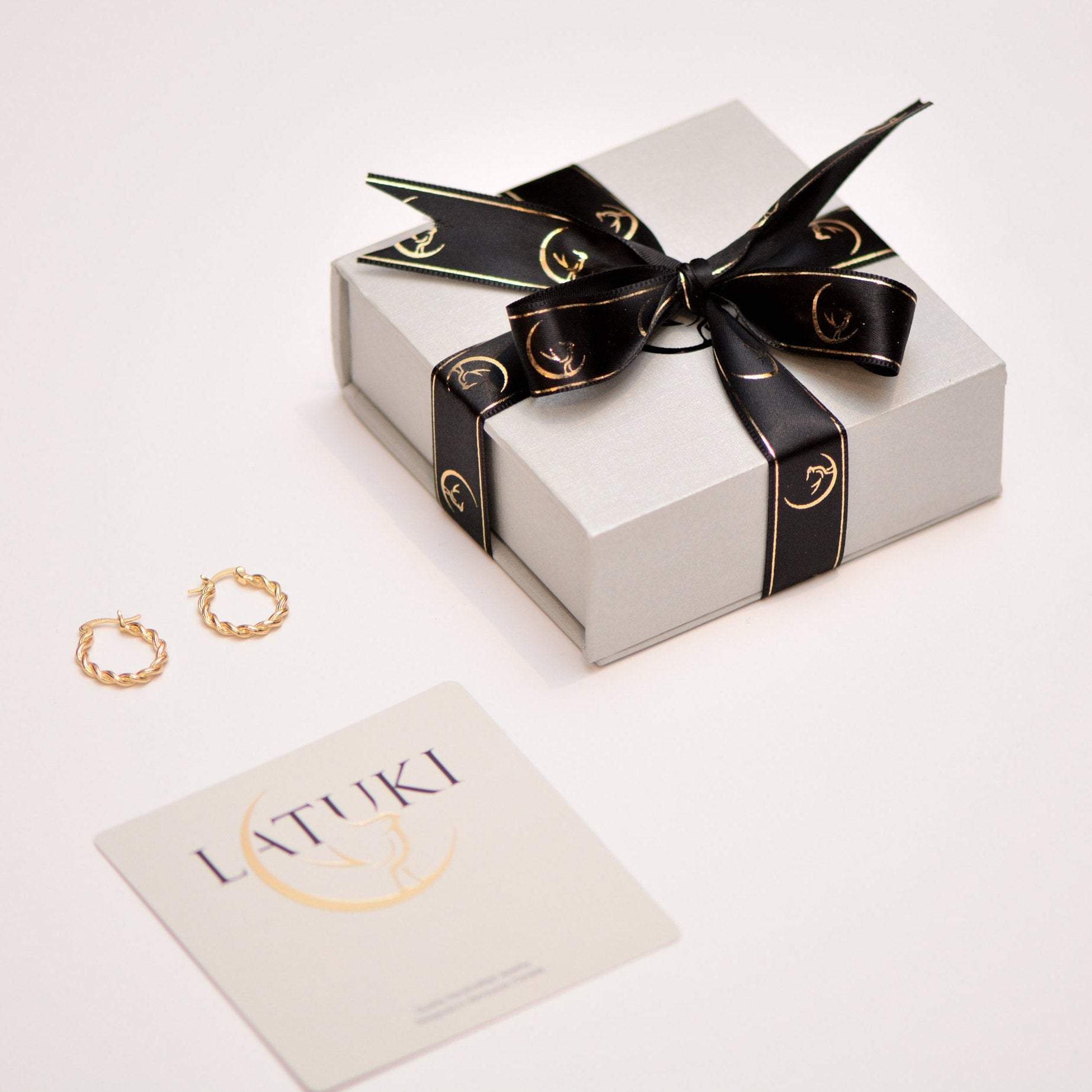 Alva Gold Heart Shimmer Charm Necklace LATUKI