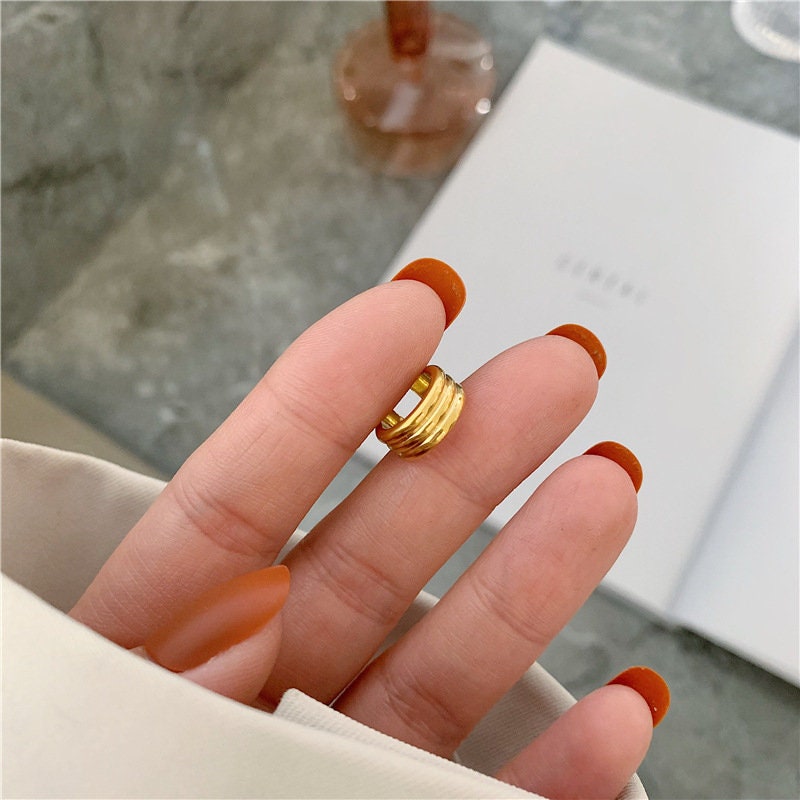 18K GOLD FILLED Ear Cuff, Gold Ear Cuff, No Piercing Cuff, Conch Earring, Gold Conch Hoop, No Piercing Earrings, 3 Conch Cuff - WATERPROOF