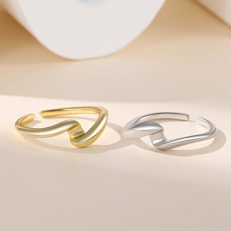 Interlocking Twisted Ring, Sterling Silver Ring, Twist Ring, Adjustable Ring, Weaving Braid Ring, Handmade Jewelry Ring, Latuki Fine Jewelry