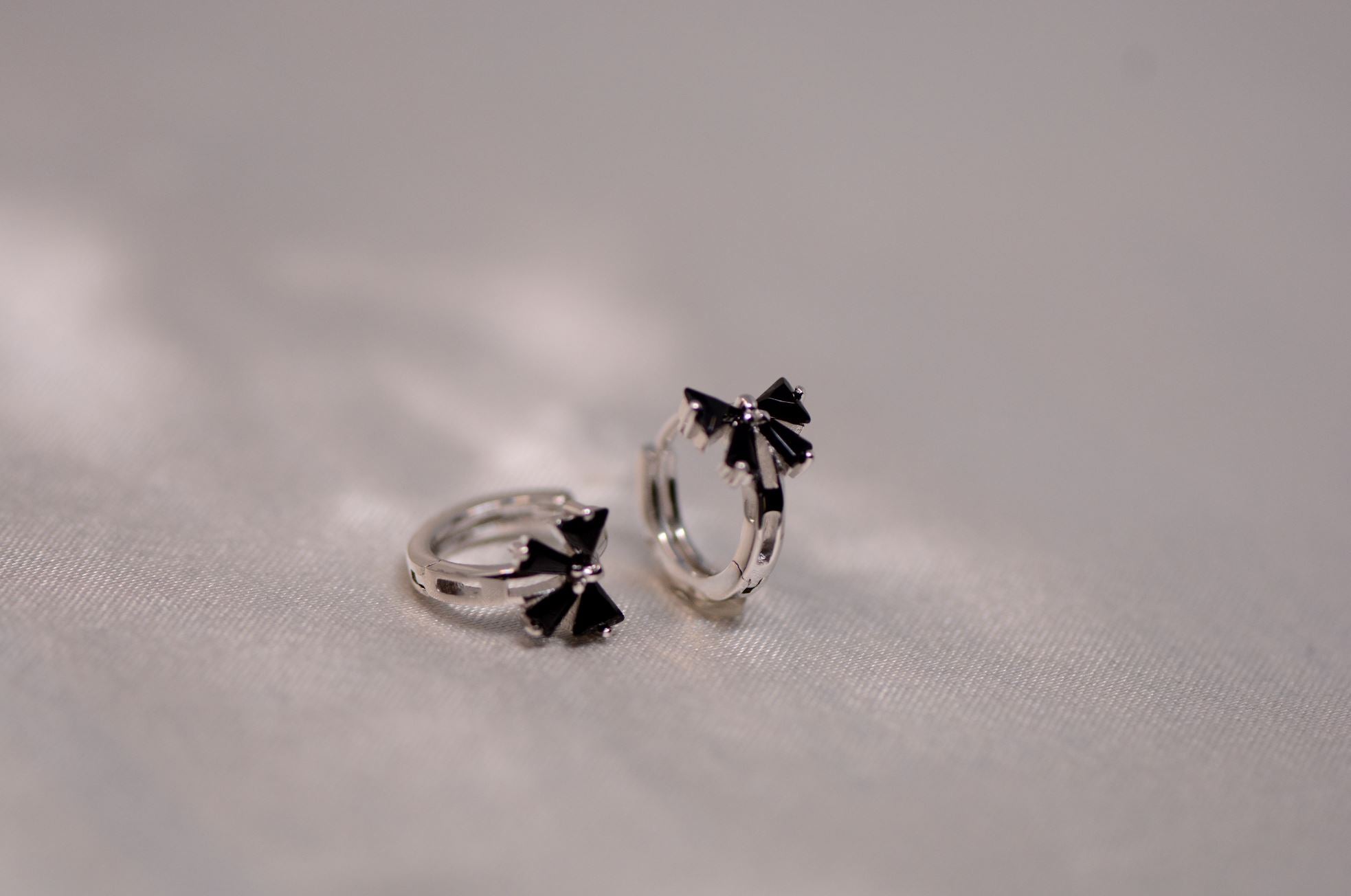 Mini bow Earrings LATUKI