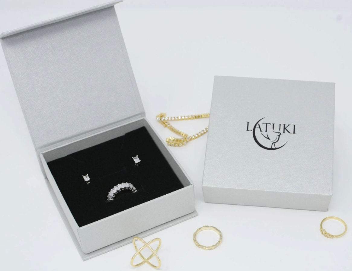 Mini curve earrings, cartilage piercings, mini earrings, small earrings, 18k gold, cubic zirconia, minimalistic, trendy, gold plated LATUKI
