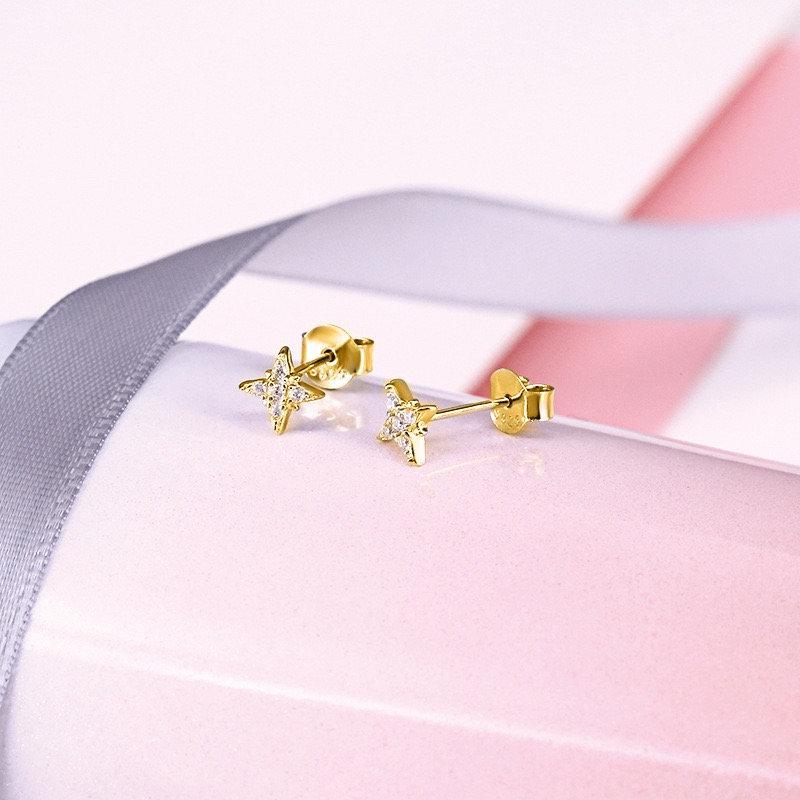 Star Stud Earrings, Mini earrings, 18k gold, Tiny earrings, Dainty earrings, anise earrings, minimalistic earring, Gift for her, North star LATUKI