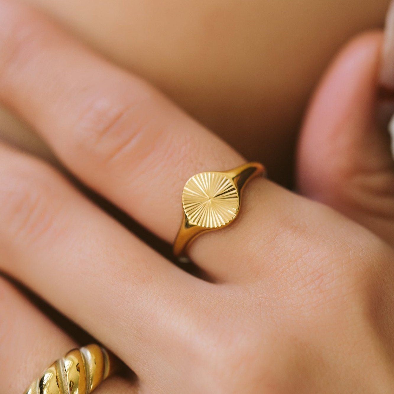 Sunbeam Signet Ring, 18K Gold Signet Ring, Oval Signet Ring, Gold Ring, Round Signet Ring, Statement Ring, GOLD FILLED Ring, Gift for her. LATUKI