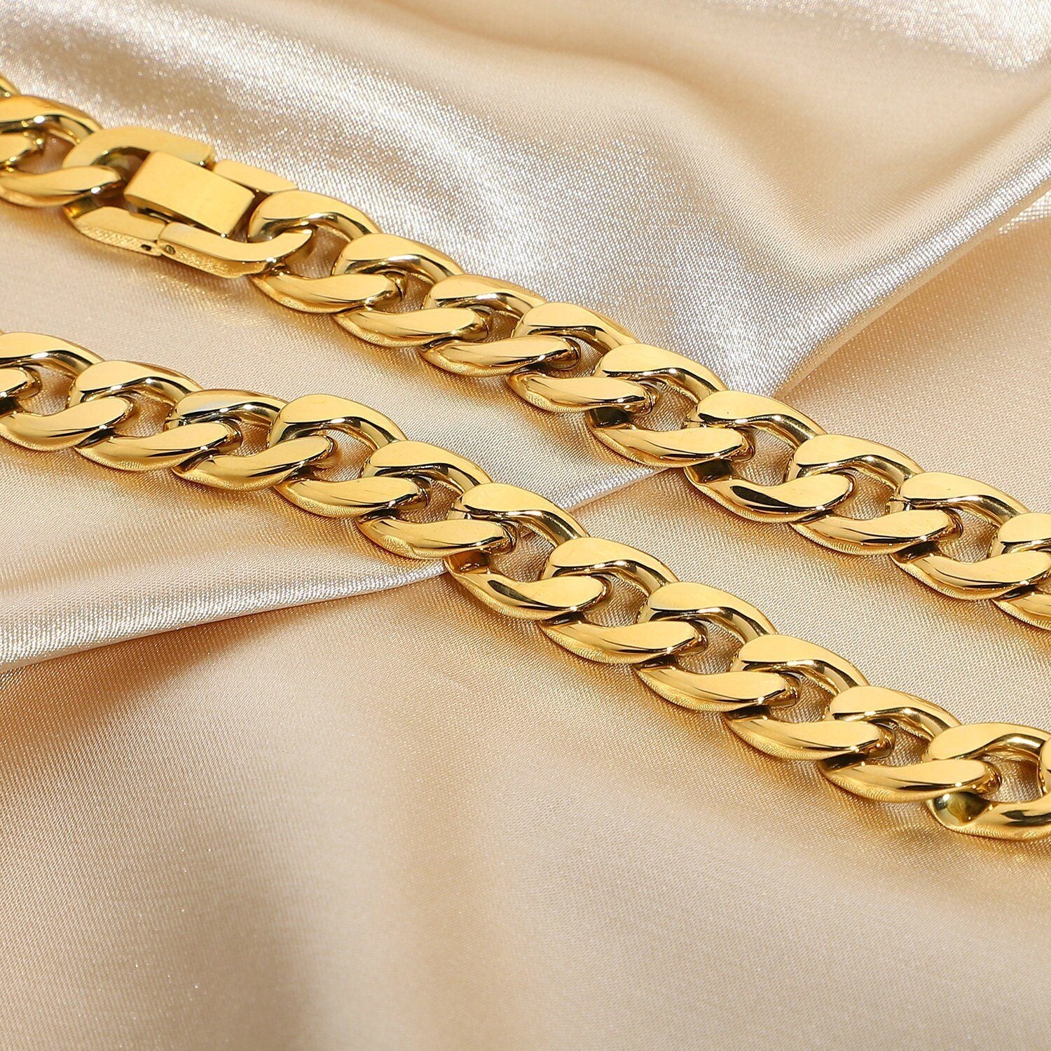 Chunky Cuban Chain GOLD FILLED Necklace, Curb Chain Necklace, 18K Gold Chain Necklace, 12mm Thick Chain, Chain Necklace, Layered Necklace. LATUKI 