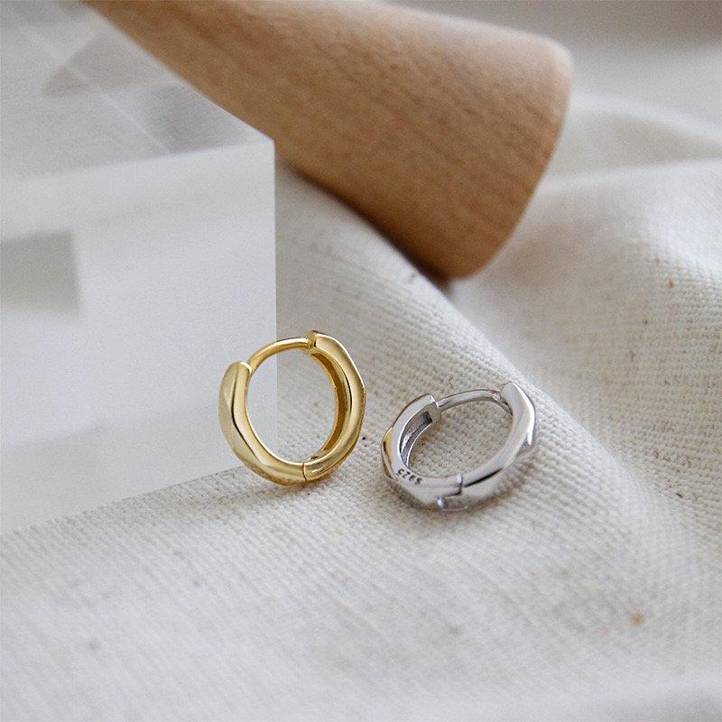 Sterling Silver Geometric Huggie Earrings, Huggie Hoops, Dainty hoops, Tiny hoops, CZ, Thin hoops, Minimalist Earrings, Minimal jewelry,gift LATUKI 